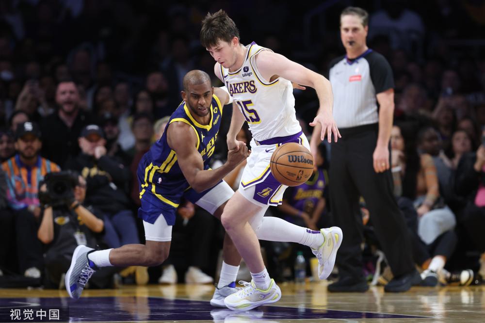 他微笑着走 他微笑着走